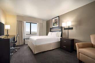 Hotel Baymont Elko photo 1