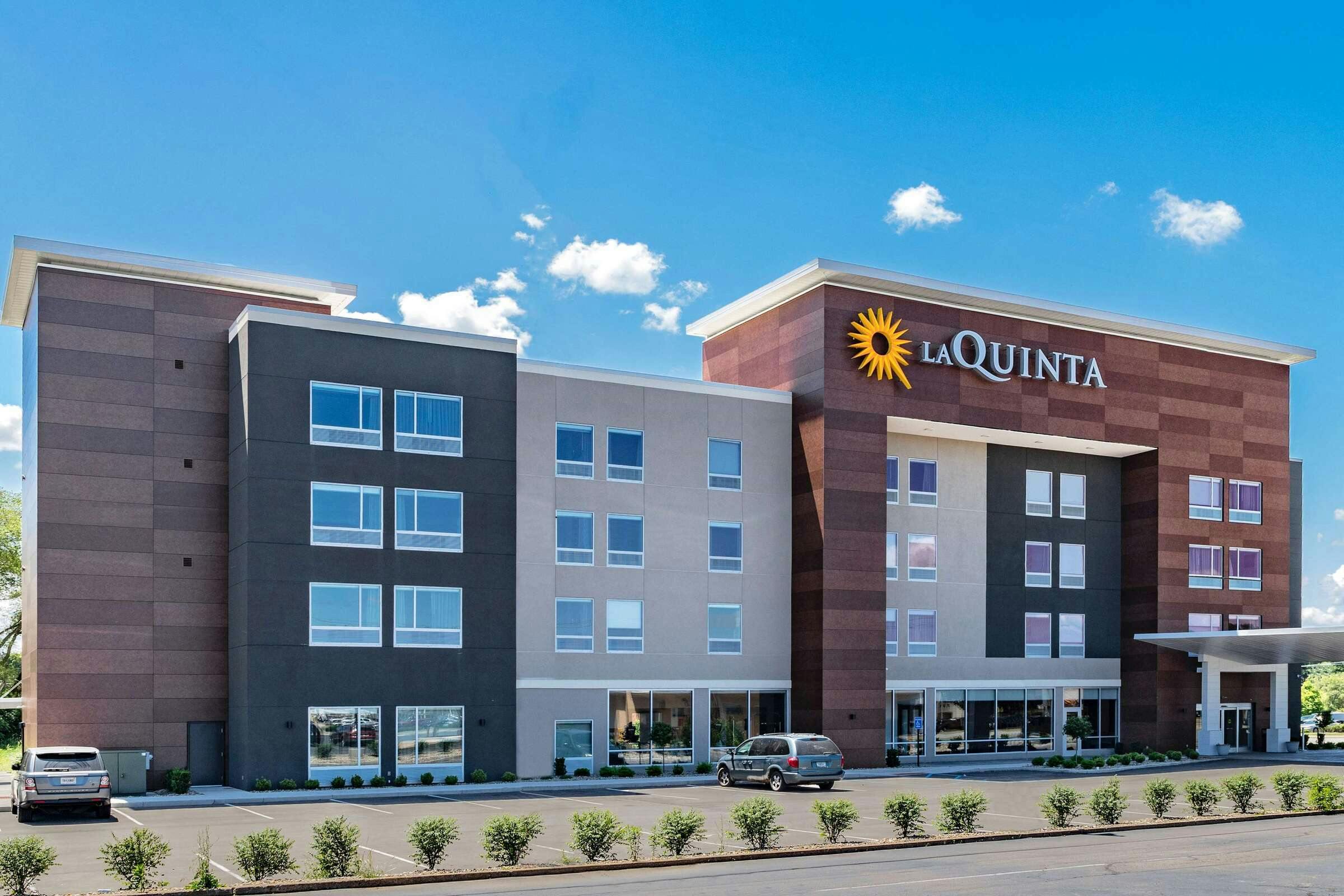 LaQuinta Suites by Wyndham South Bend Notre Dame Area