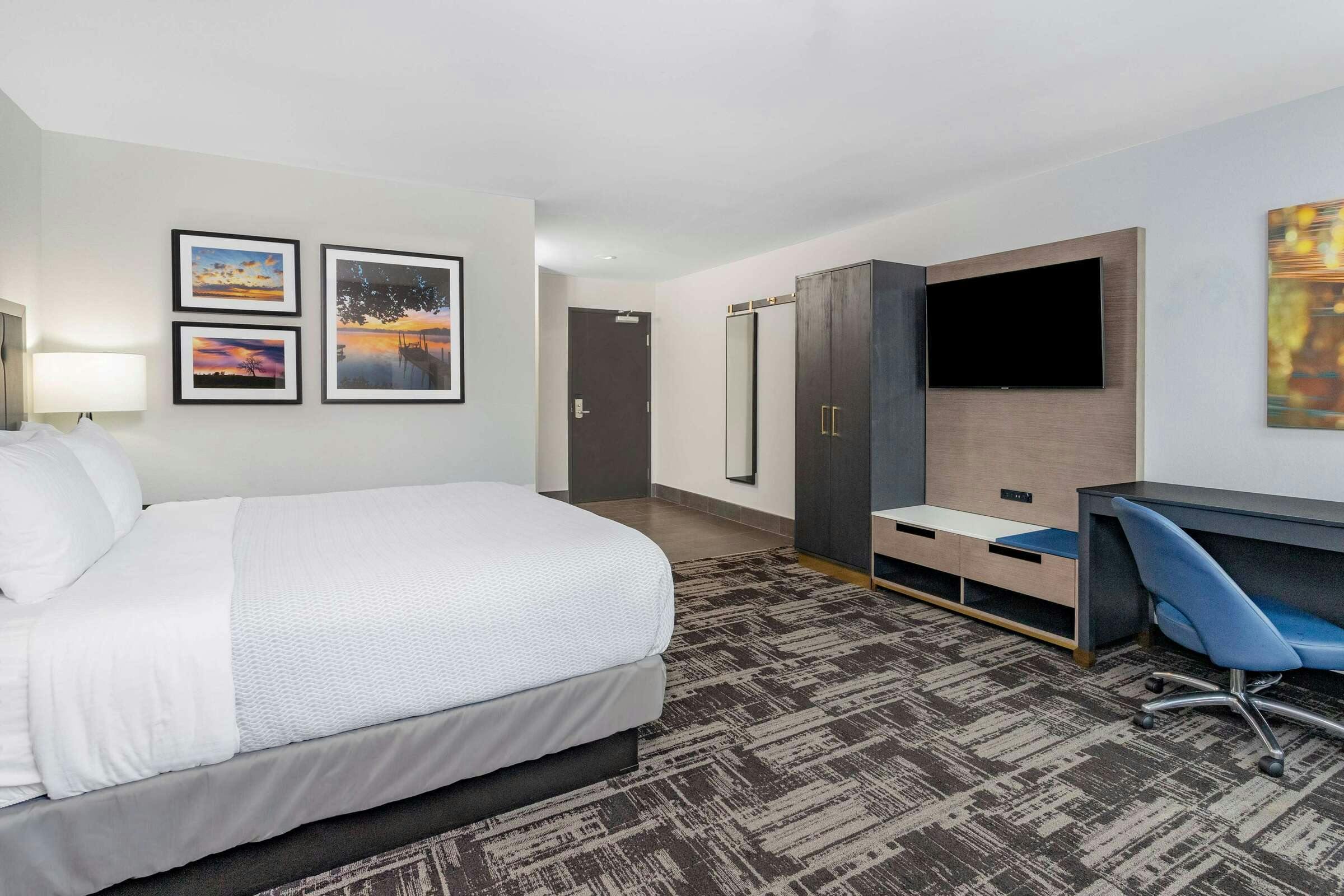 Hotel LaQuinta Suites by Wyndham South Bend Notre Dame Area photo 3