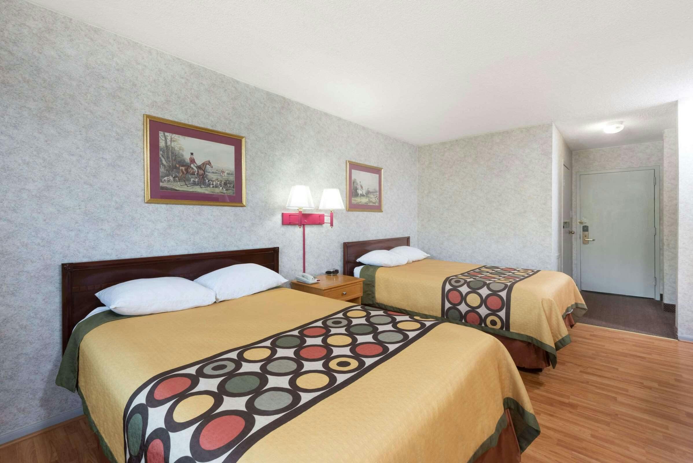 Hotel Super 8 Hancock MD photo 4