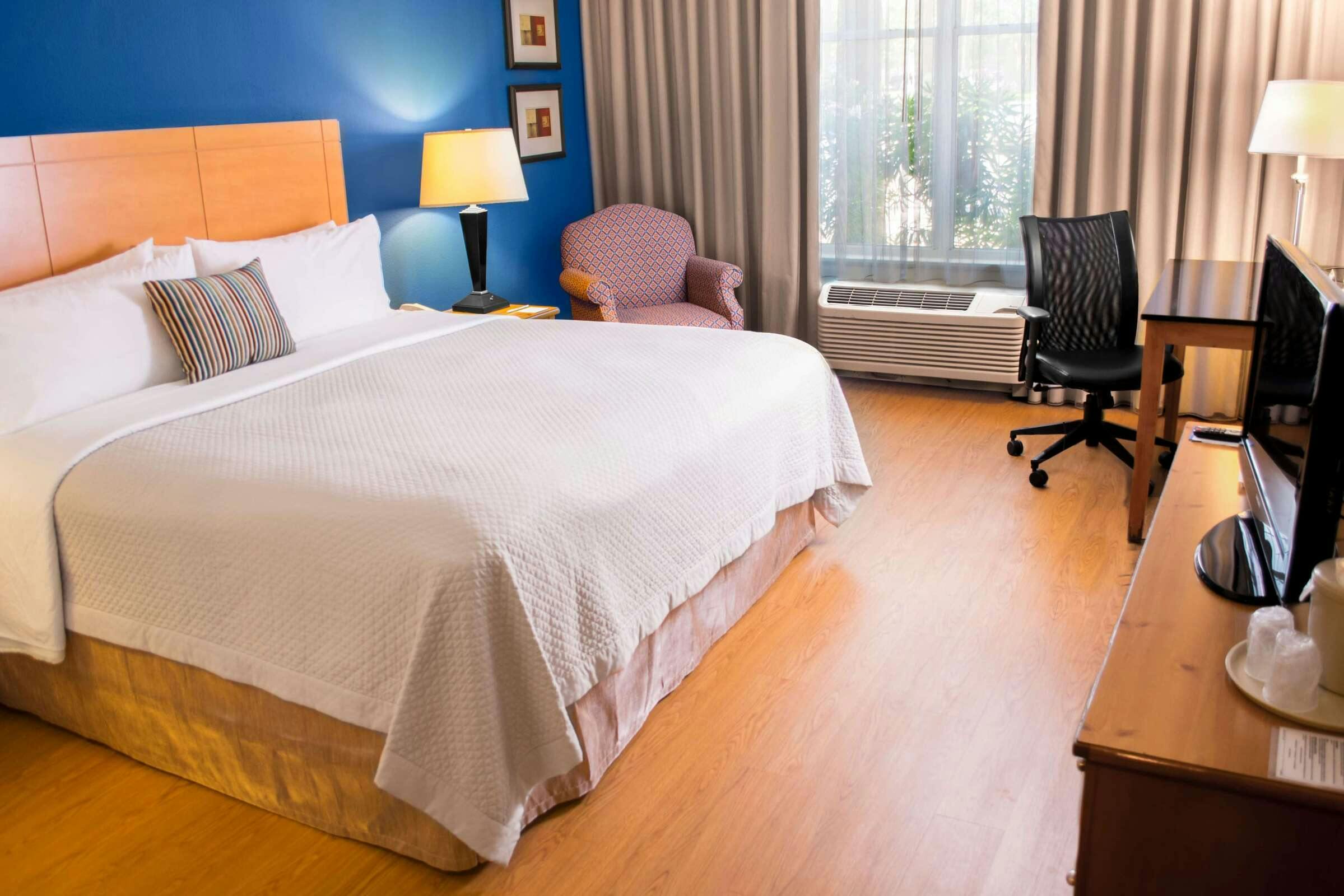 Hotel Wyndham Garden McAllen at La Plaza Mall photo 1