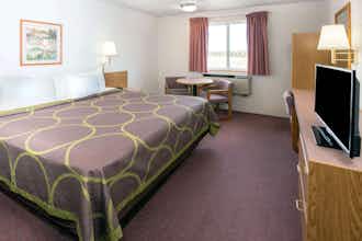 Hotel Super 8 by Wyndham Redmond photo 5