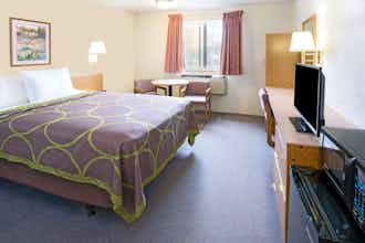 Hotel Super 8 by Wyndham Redmond photo 4