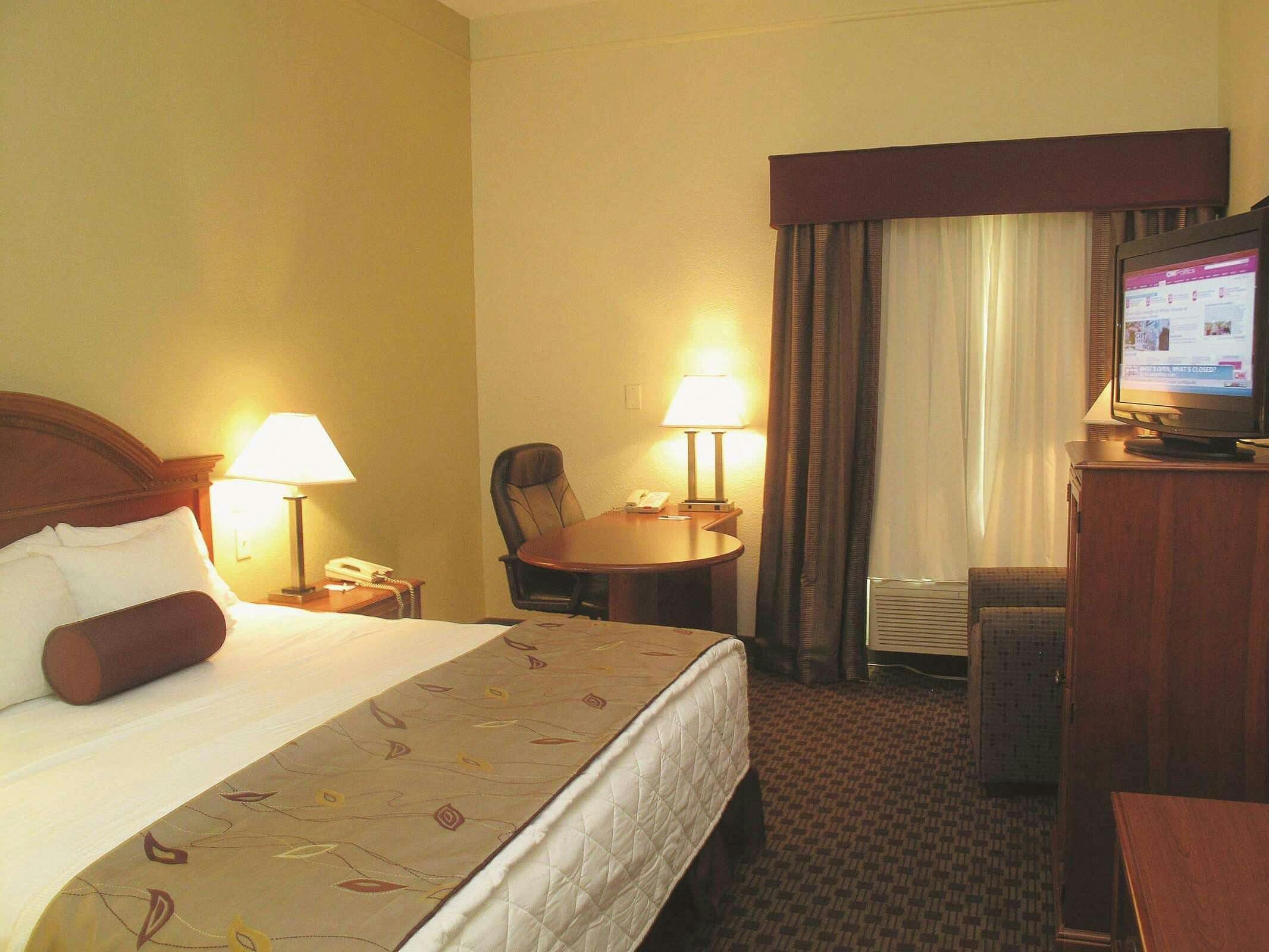 Hotel La Quinta Inn & Suites by Wyndham Kerrville photo 2