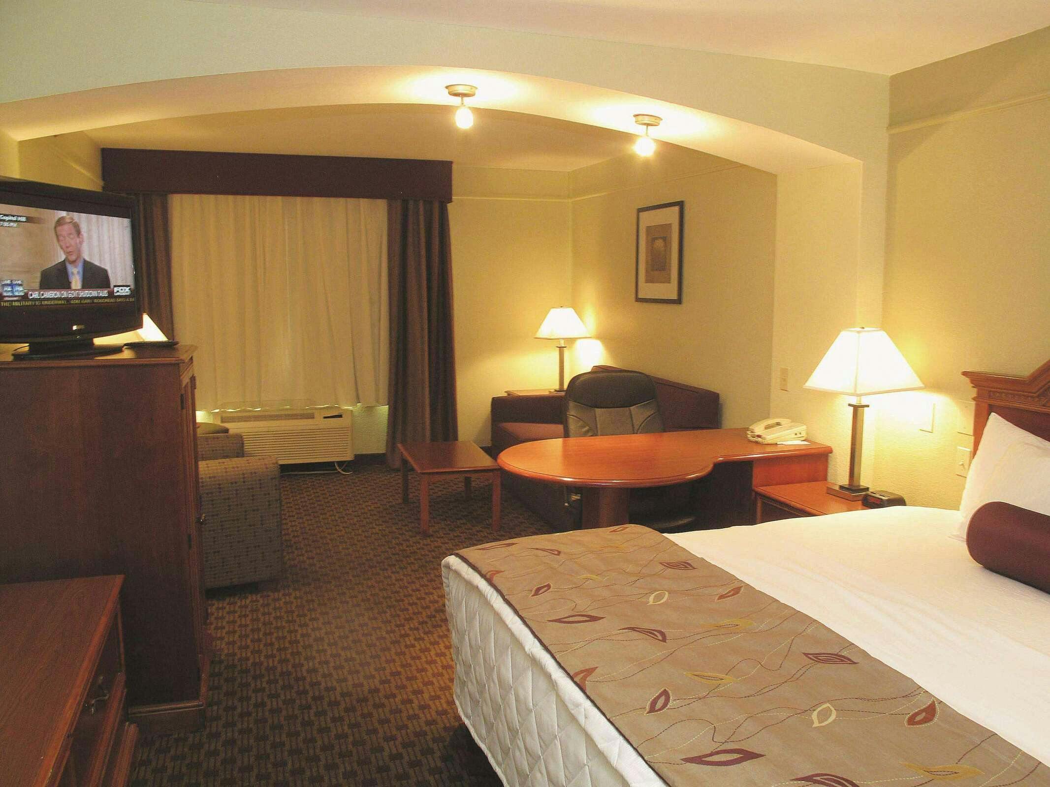 Hotel La Quinta Inn & Suites by Wyndham Kerrville photo 3