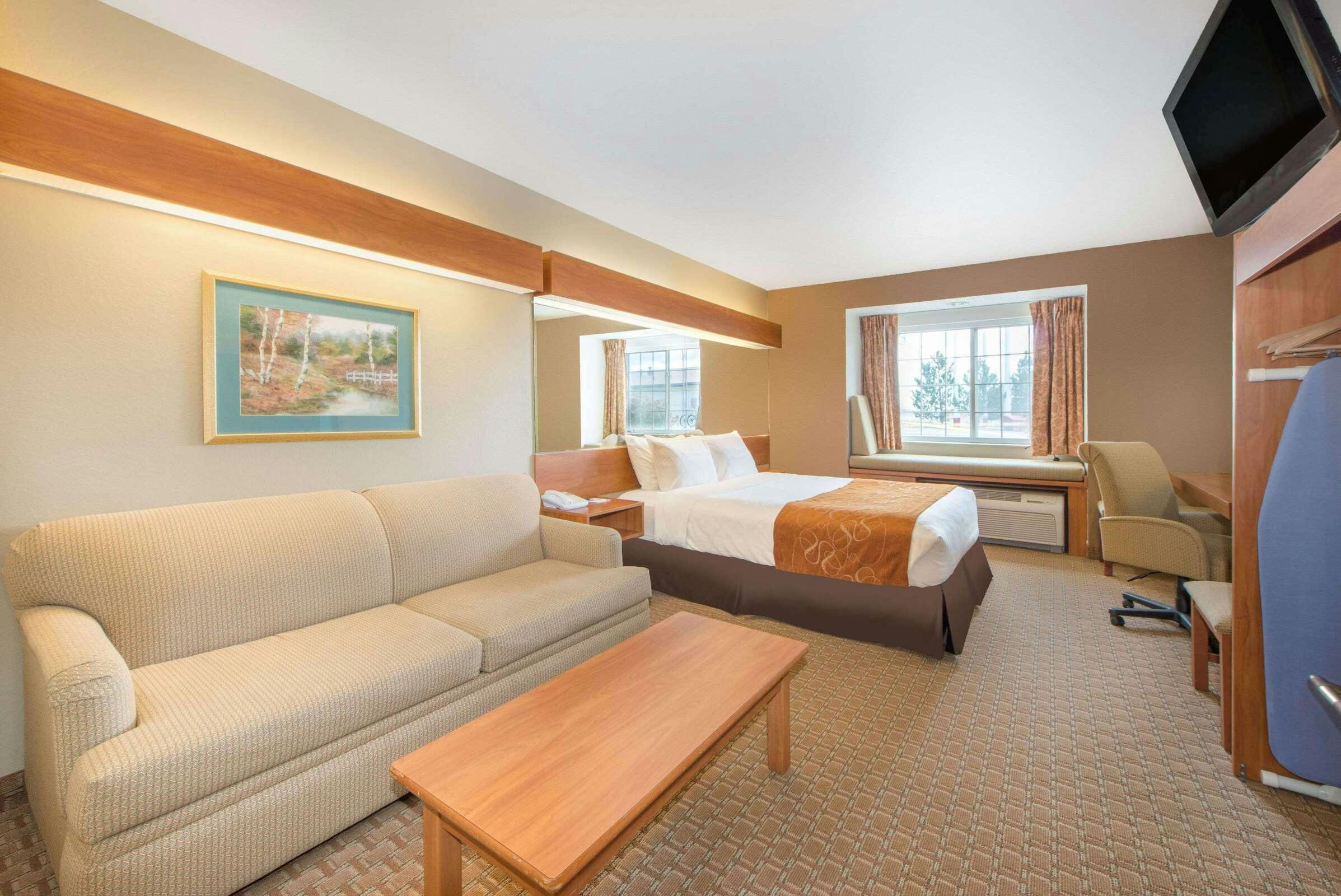 Hotel Microtel Inn & Suites by Wyndham Raton photo 4