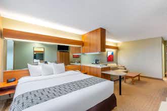 Hotel Microtel Inn & Suites by Wyndham Raton photo 1