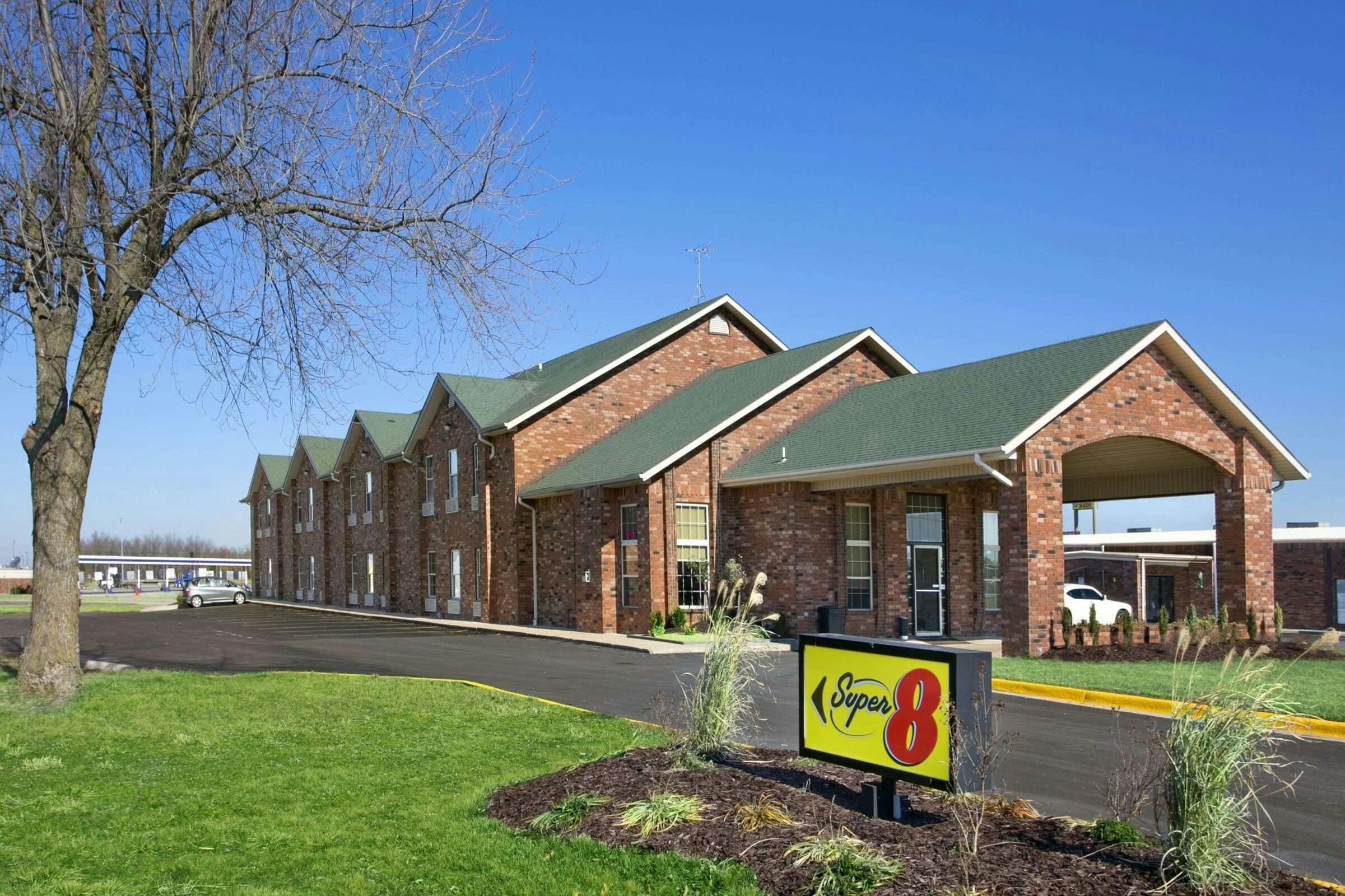 Super 8 Strafford Springfield