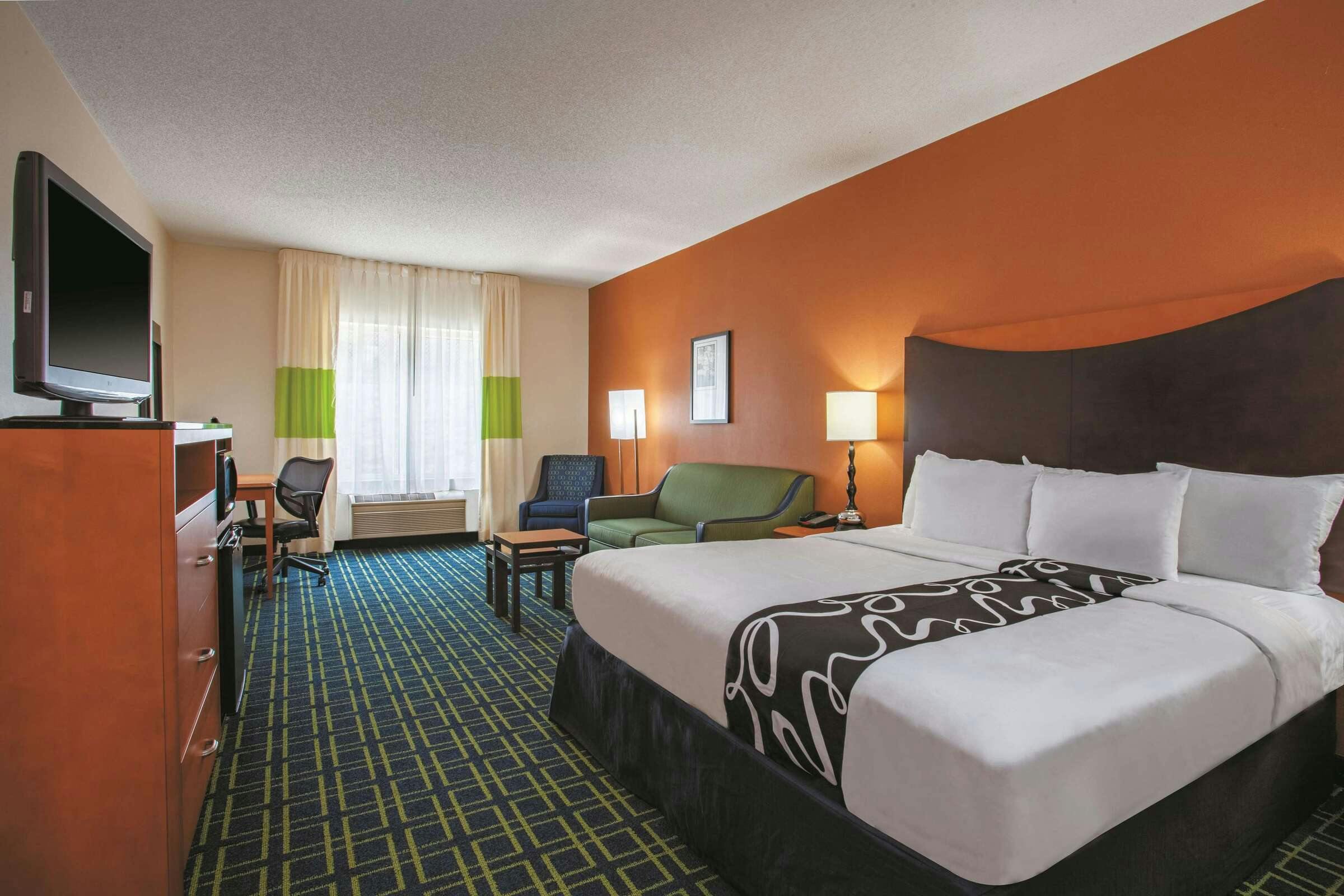 Hotel La Quinta Inn & Suites by Wyndham Manassas Battlefield photo 1