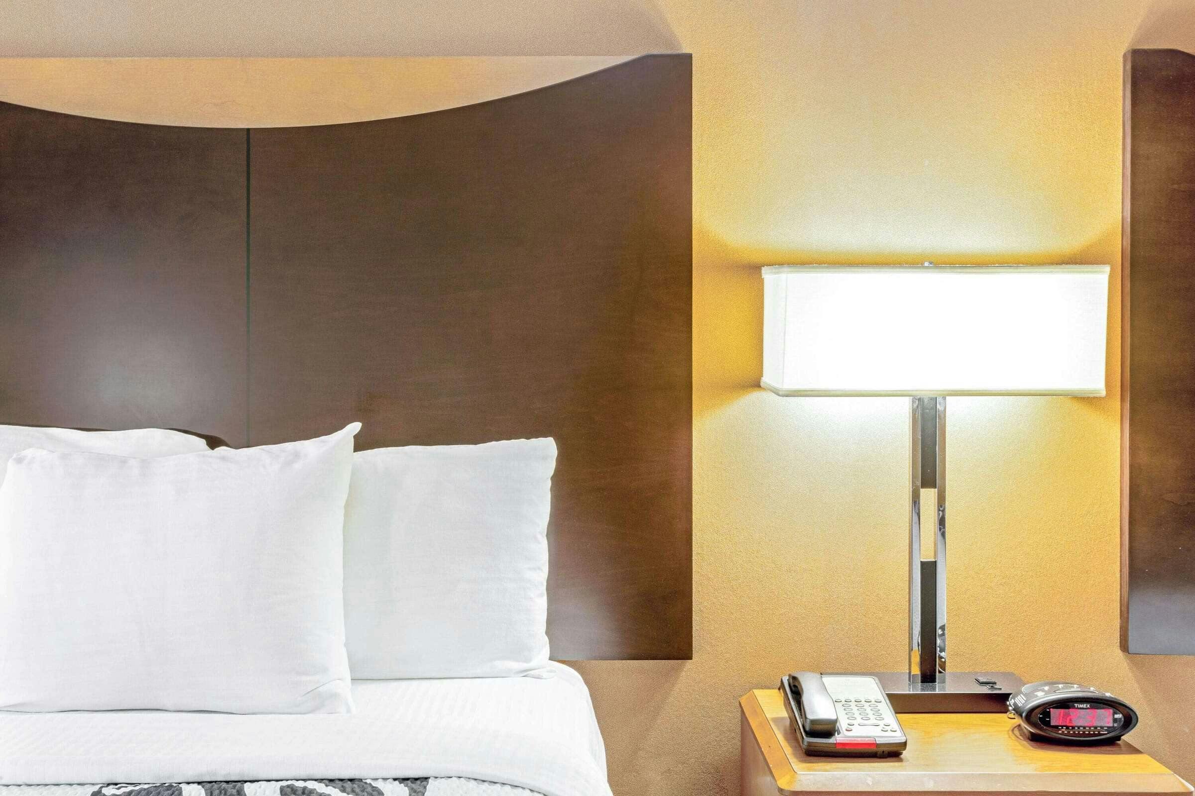 Hotel La Quinta Inn & Suites by Wyndham Manassas Battlefield photo 2