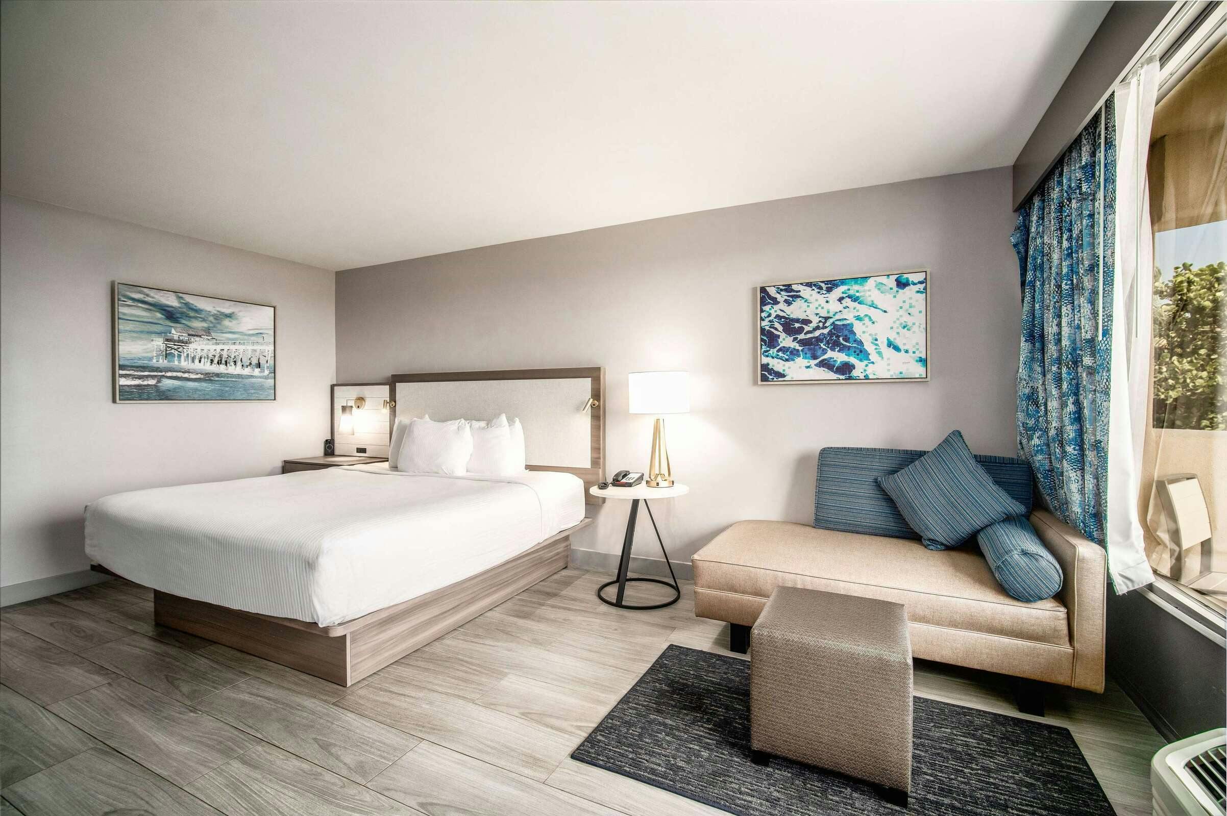 Hotel La Quinta Inn Ste Oceanfront photo 2