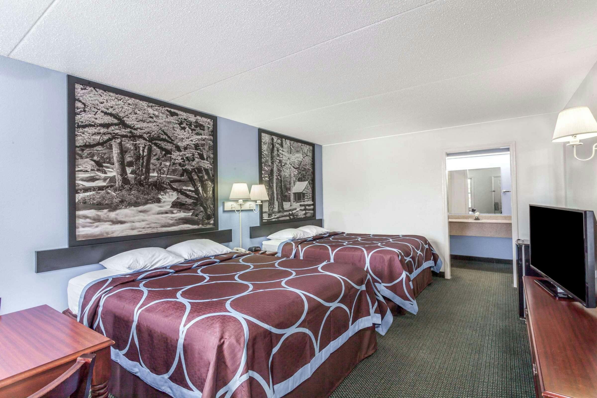 Hotel Super 8 by Wyndham Kingston photo 5