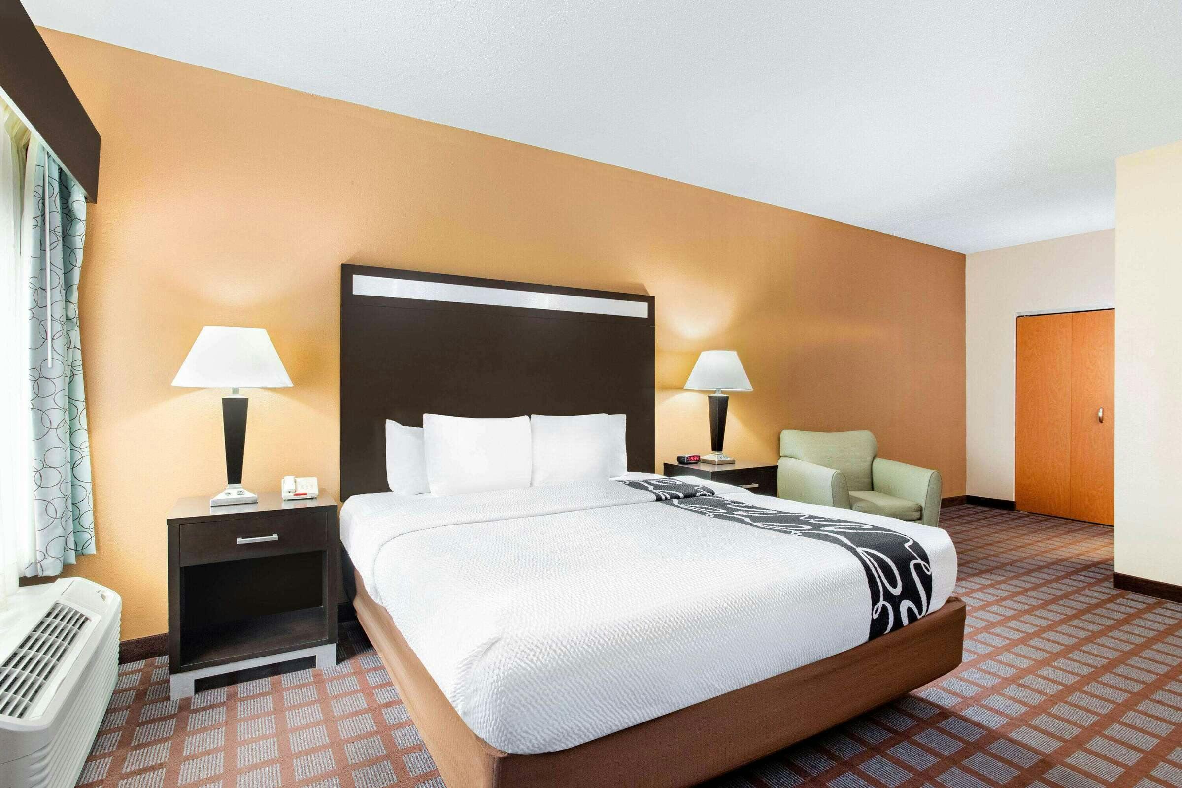 Hotel LQ by Wyndham Indy Airport photo 1