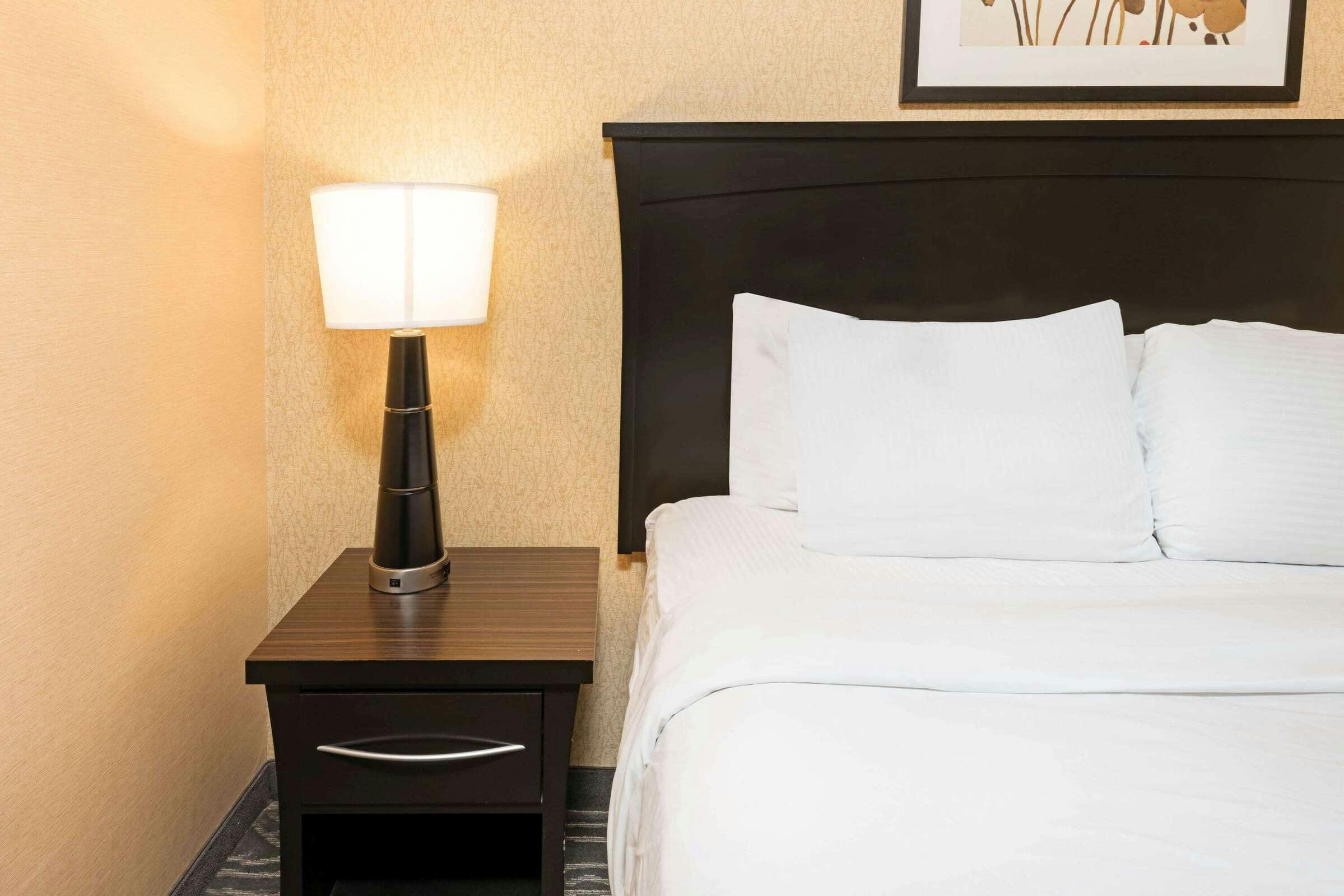 Hotel La Quinta Inn Ste Logan photo 5