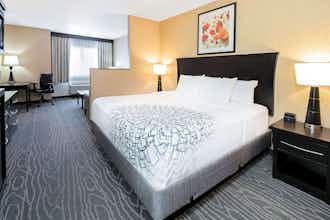Hotel La Quinta Inn Ste Logan photo 3