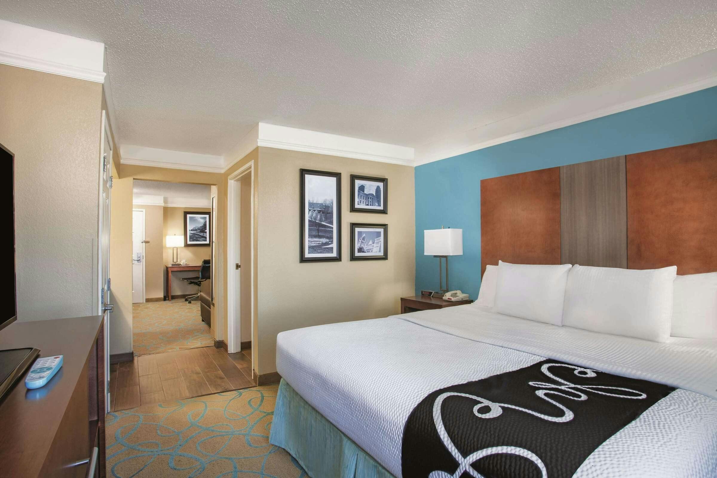 Hotel La Quinta Inn Ste Elizabethtwn photo 3