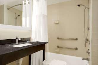 Hotel Wingate by Wyndham Fargo photo 3