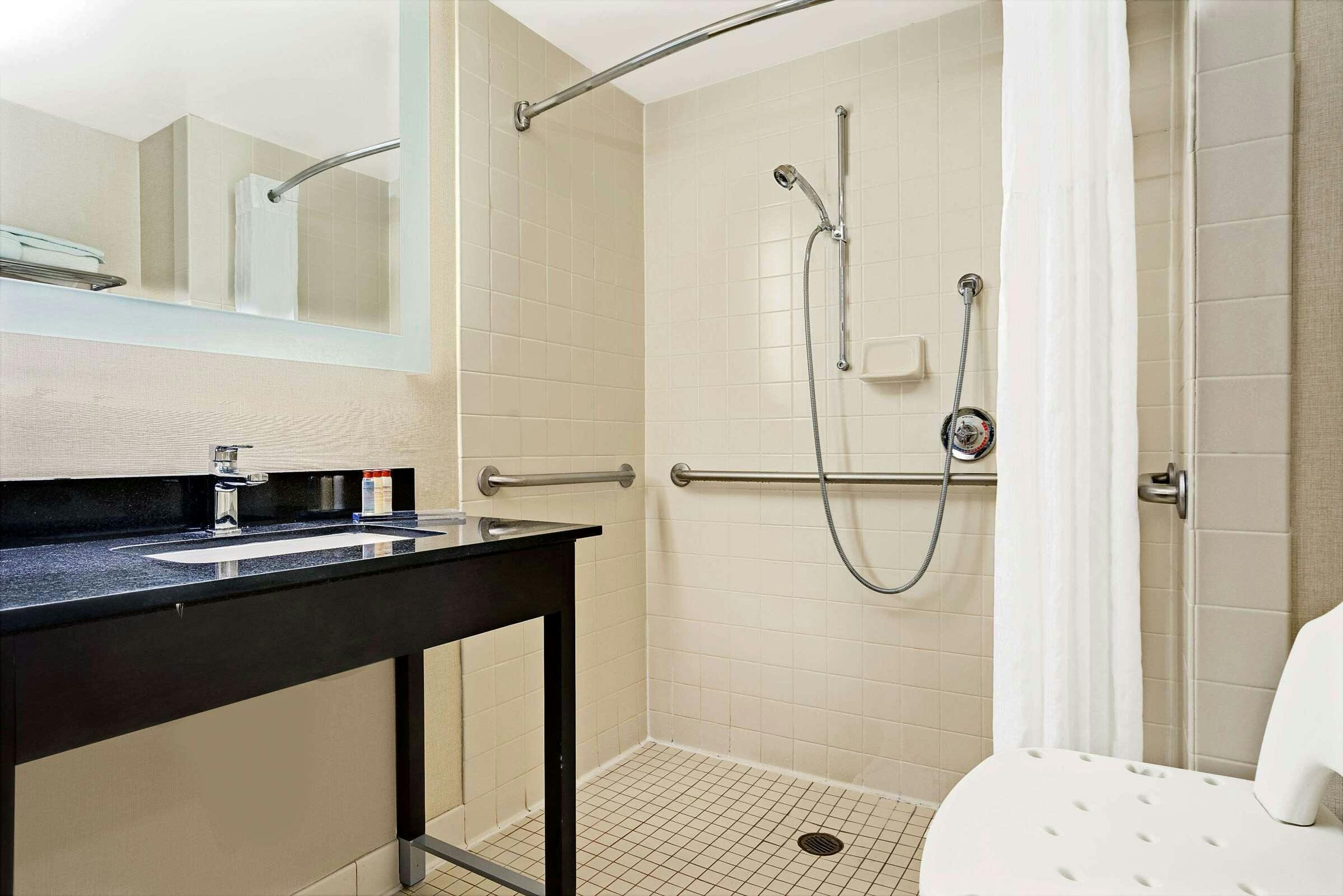 Hotel Wingate by Wyndham Fargo photo 4