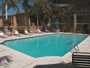Hotel La Quinta Inn by Wyndham Bakersfield South photo 5