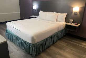 Hotel La Quinta Inn by Wyndham Bakersfield South photo 1