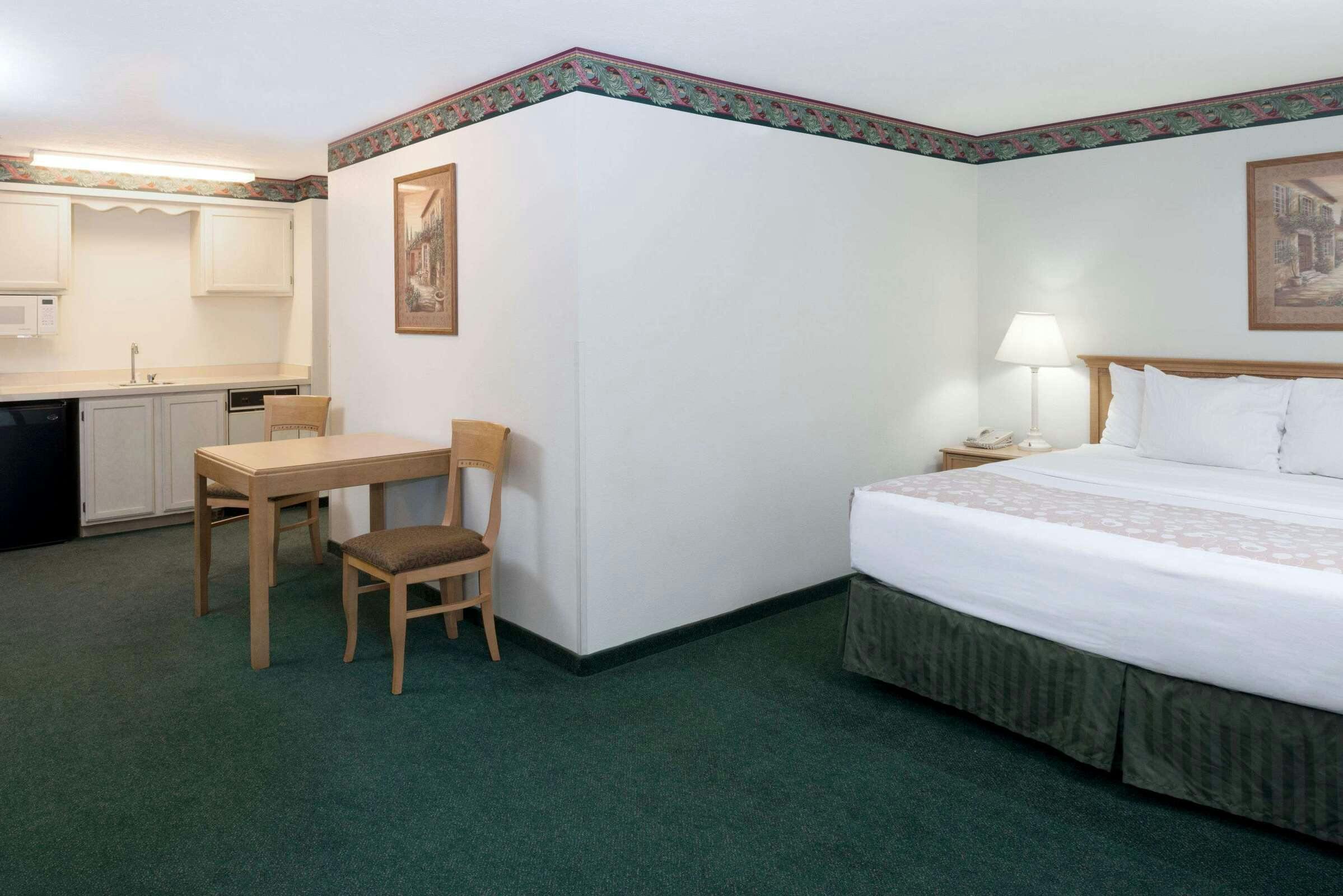 Hotel Baymont Coeur d Alene photo 3