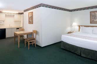 Hotel Baymont Coeur d Alene photo 3