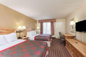 Hotel Ramada by Wyndham Lebanon photo 2