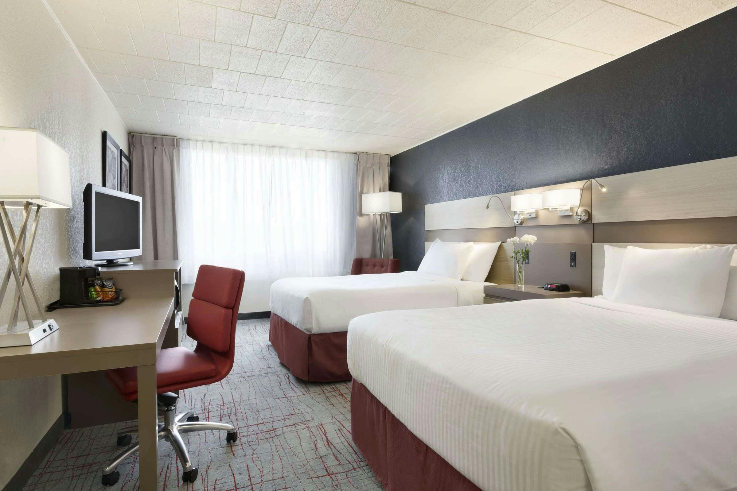 Hotel Ramada Beaver Falls photo 1