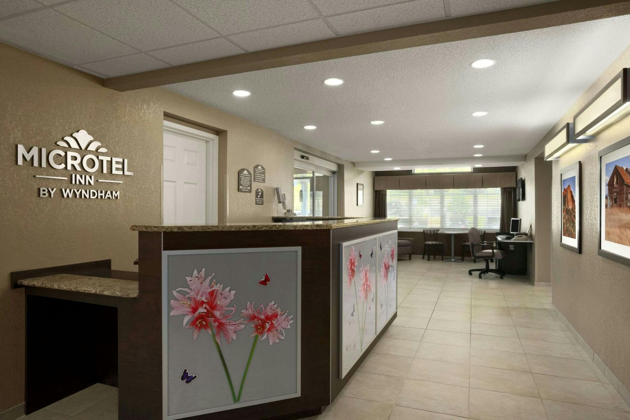 Hotel Microtel Inn & Suites by Wyndham Mineral Wells/Parkersburg photo 5