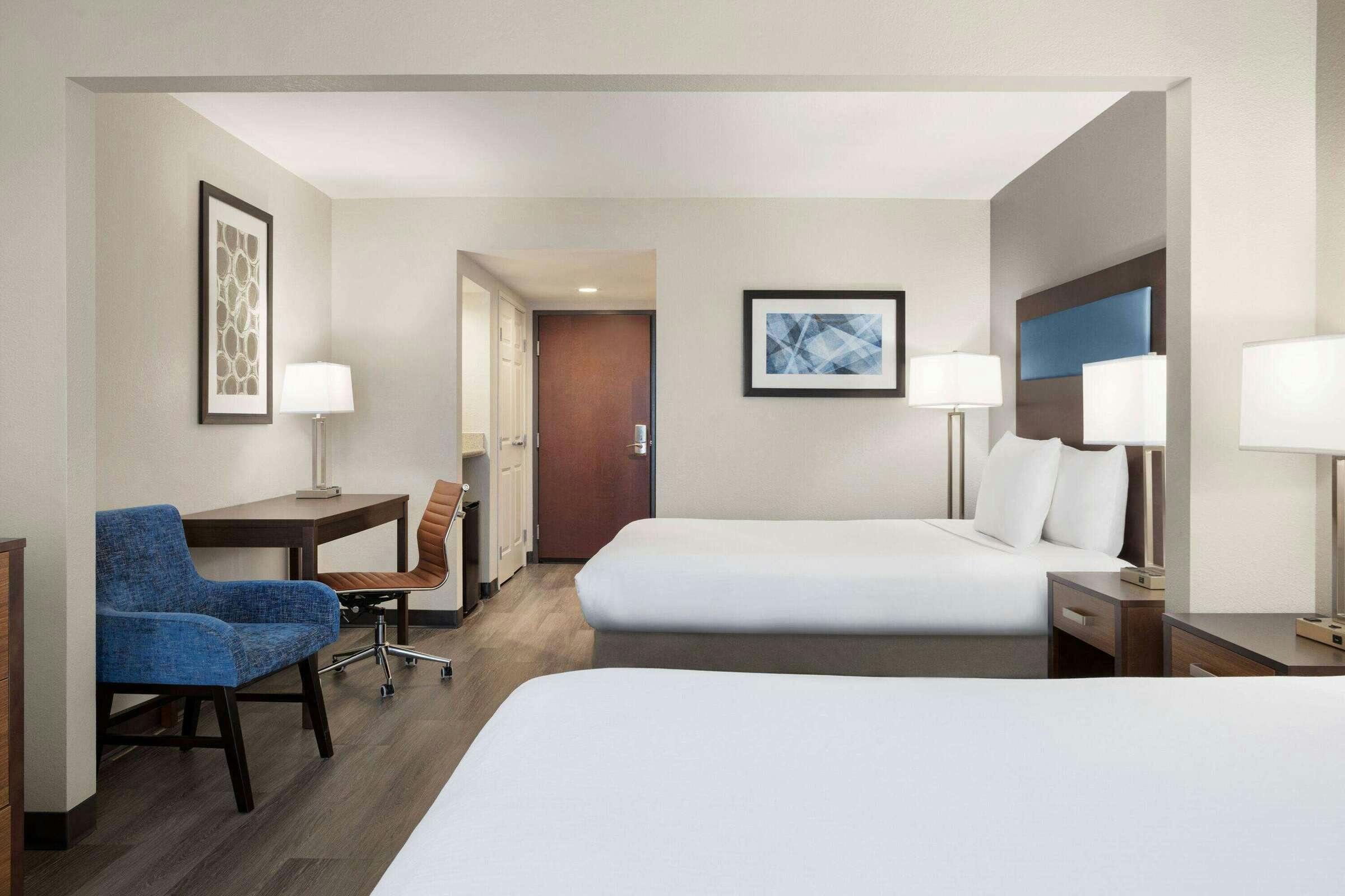 Hotel Wingate by Wyndham Southport photo 3