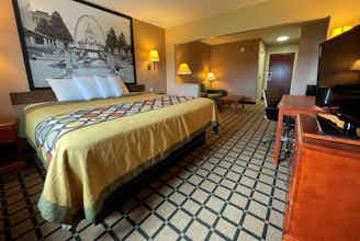 Hotel Super 8 by Wyndham Rolla photo 1