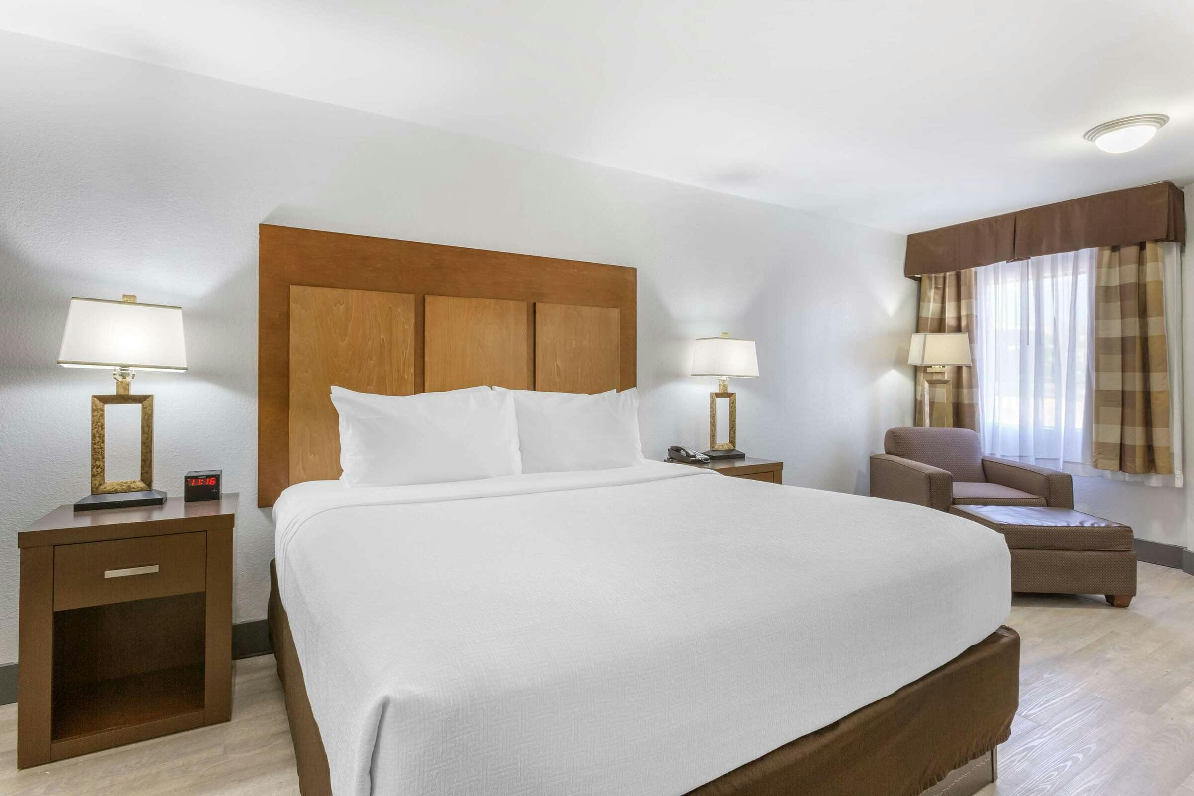 Hotel Best Western Plus El Paso Airport Hotel & Conference Center photo 2