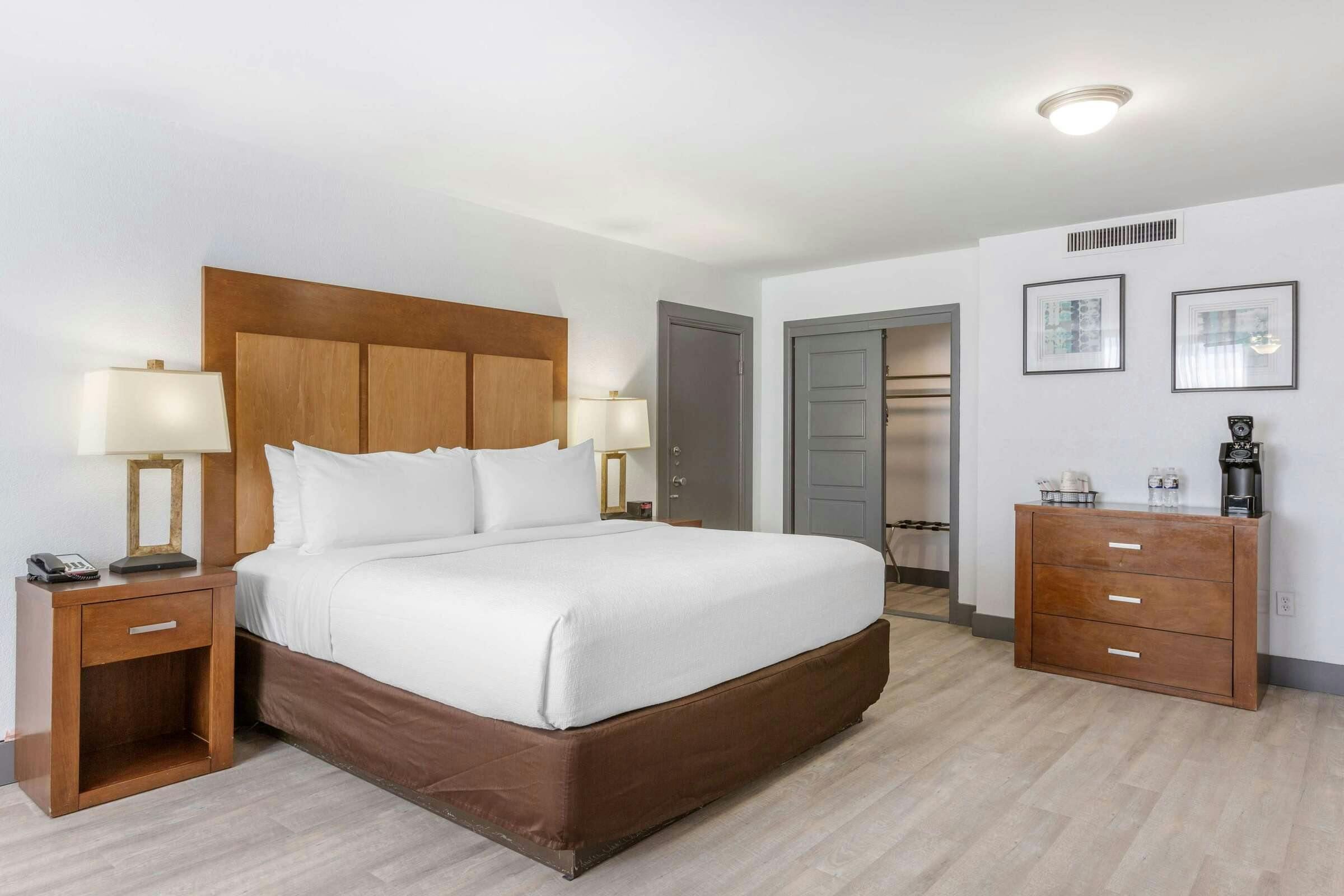 Hotel Best Western Plus El Paso Airport Hotel & Conference Center photo 1