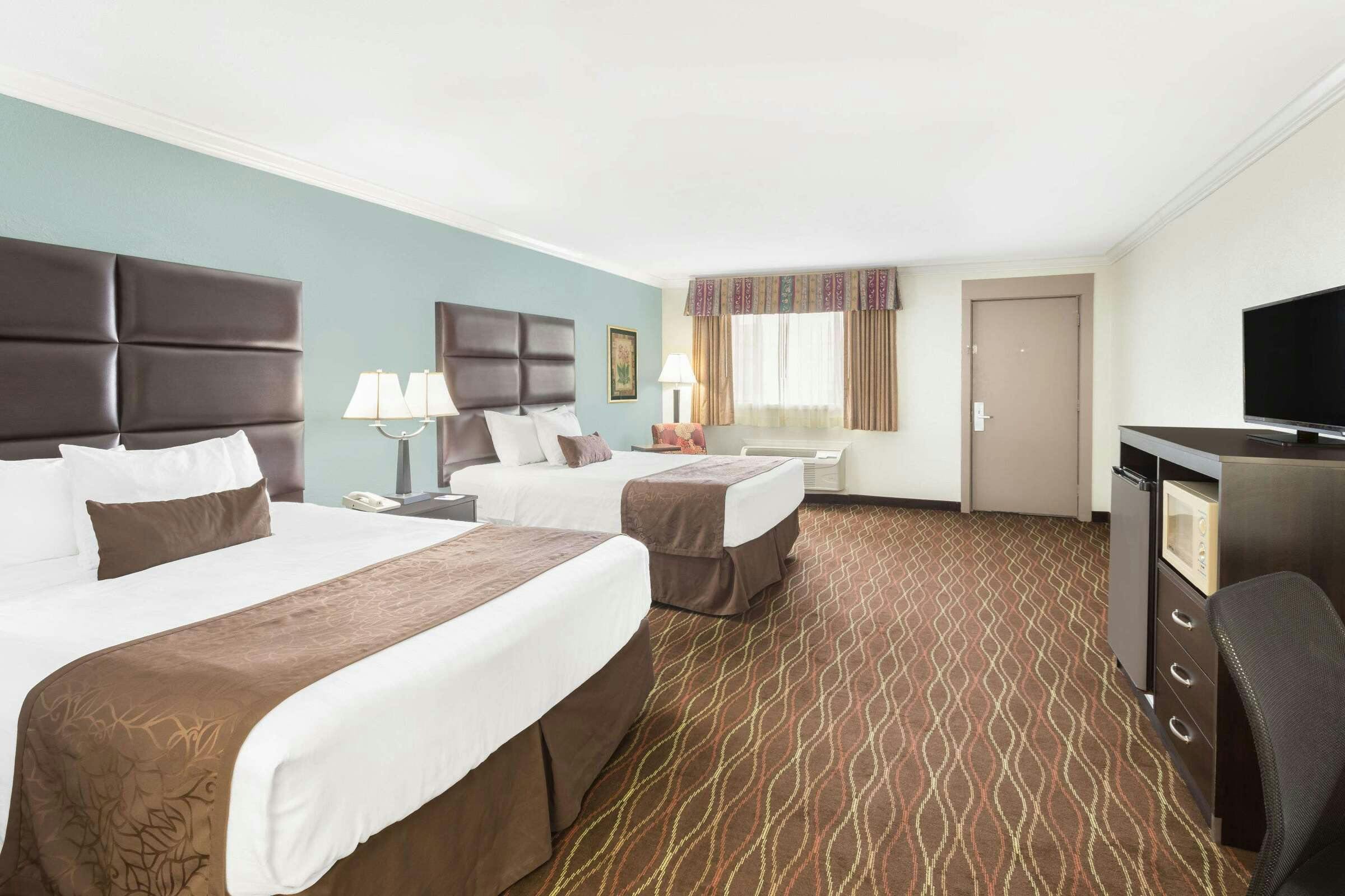 Hotel Baymont Inn and Suites Helen photo 4