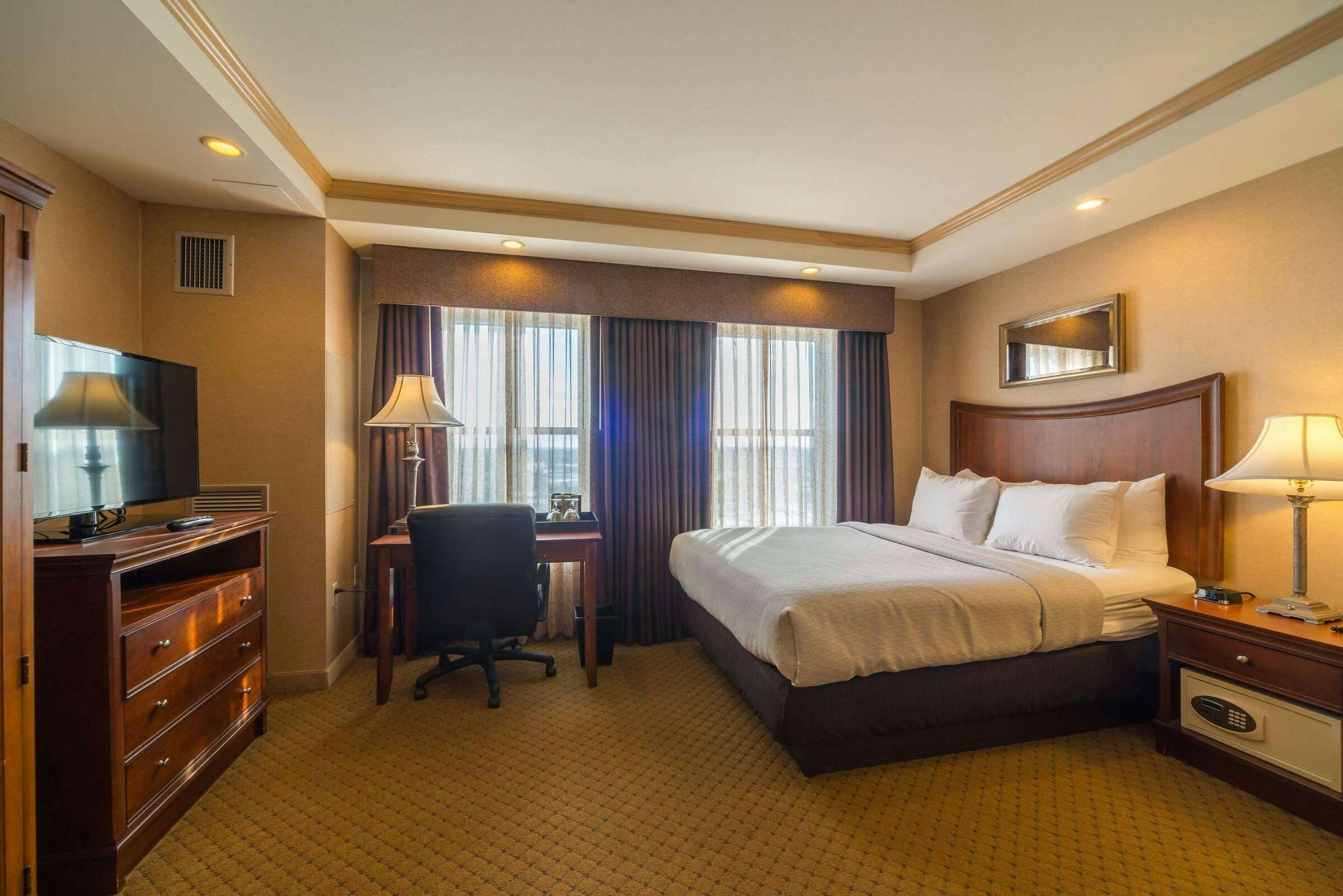 Hotel Ambassador Hotel Milwaukee, Trademark Collection by Wyndham photo 3