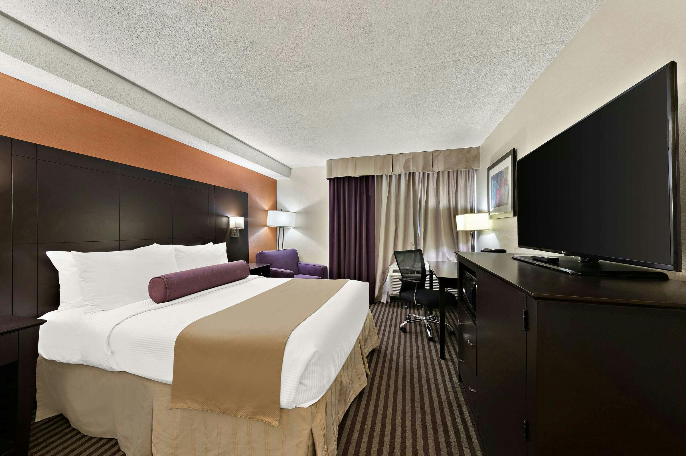Hotel Best Western Plus Toronto North York Hotel & Suites photo 1