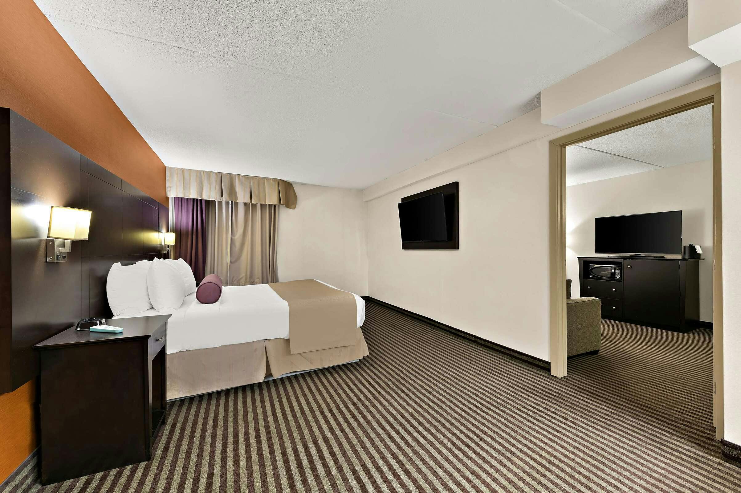 Hotel Best Western Plus Toronto North York Hotel & Suites photo 3
