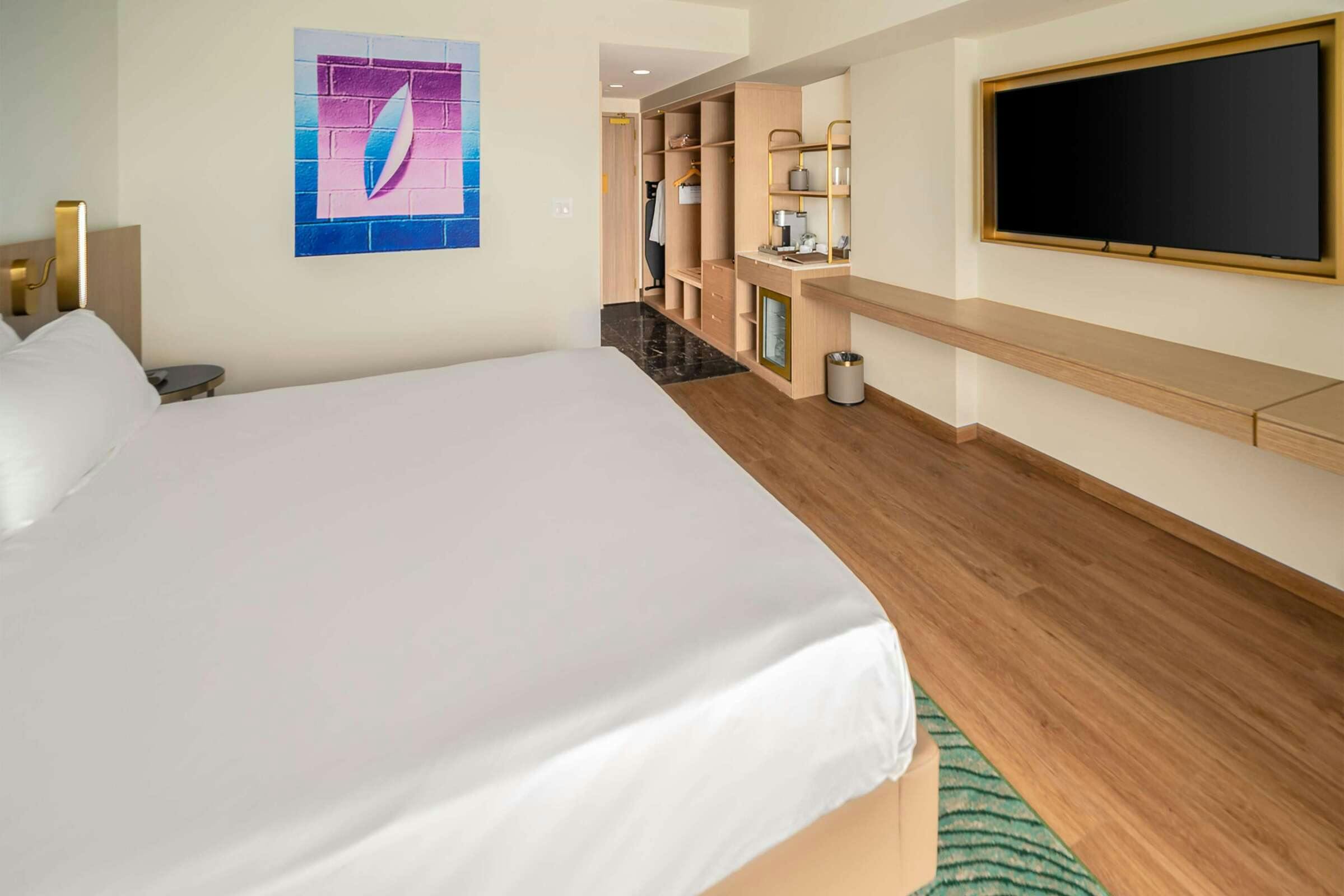 Hotel Dolce by Wyndham Hollywood photo 2