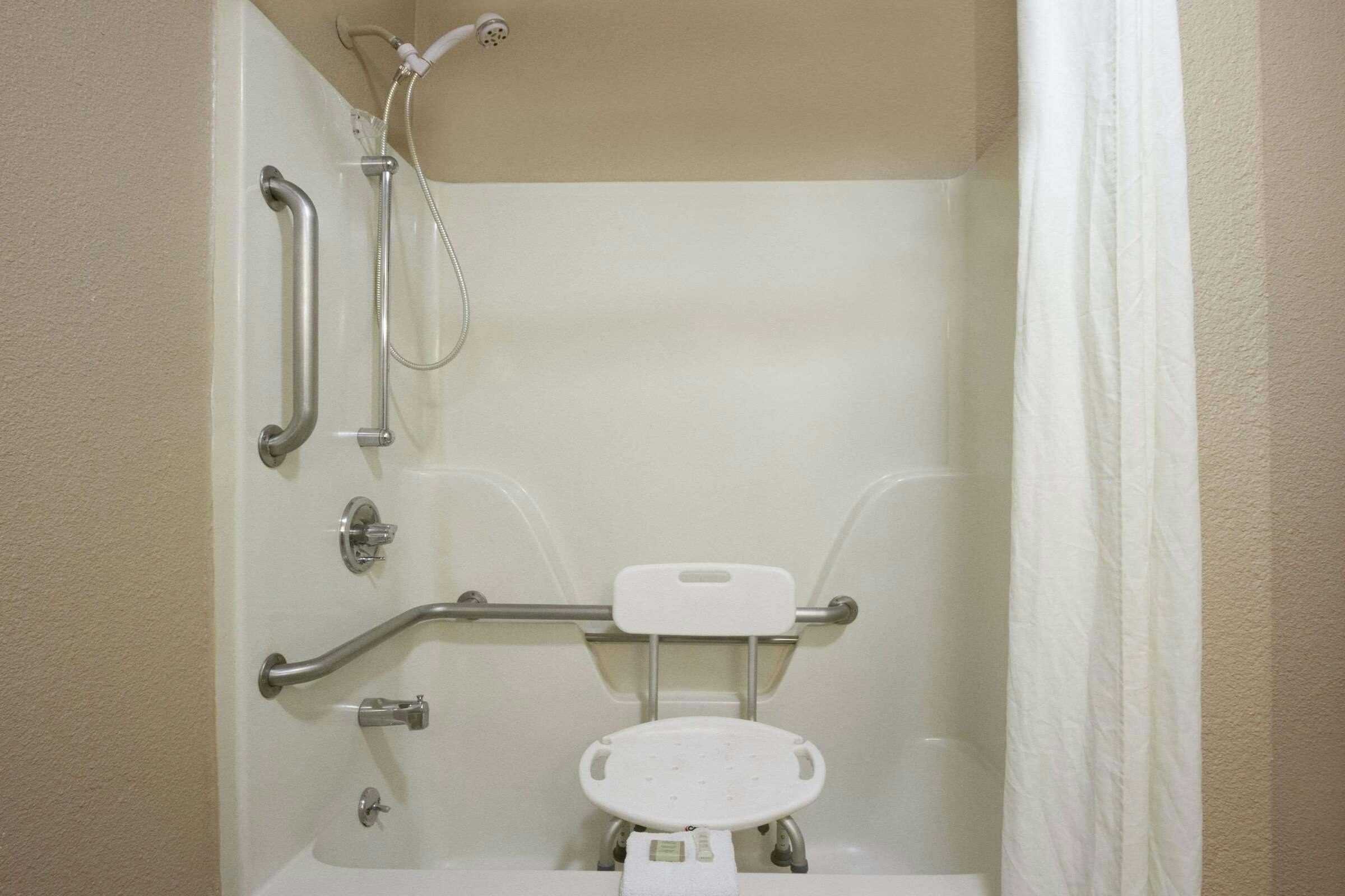 Hotel Super 8 by Wyndham Fort Chiswell/Wytheville Area photo 4