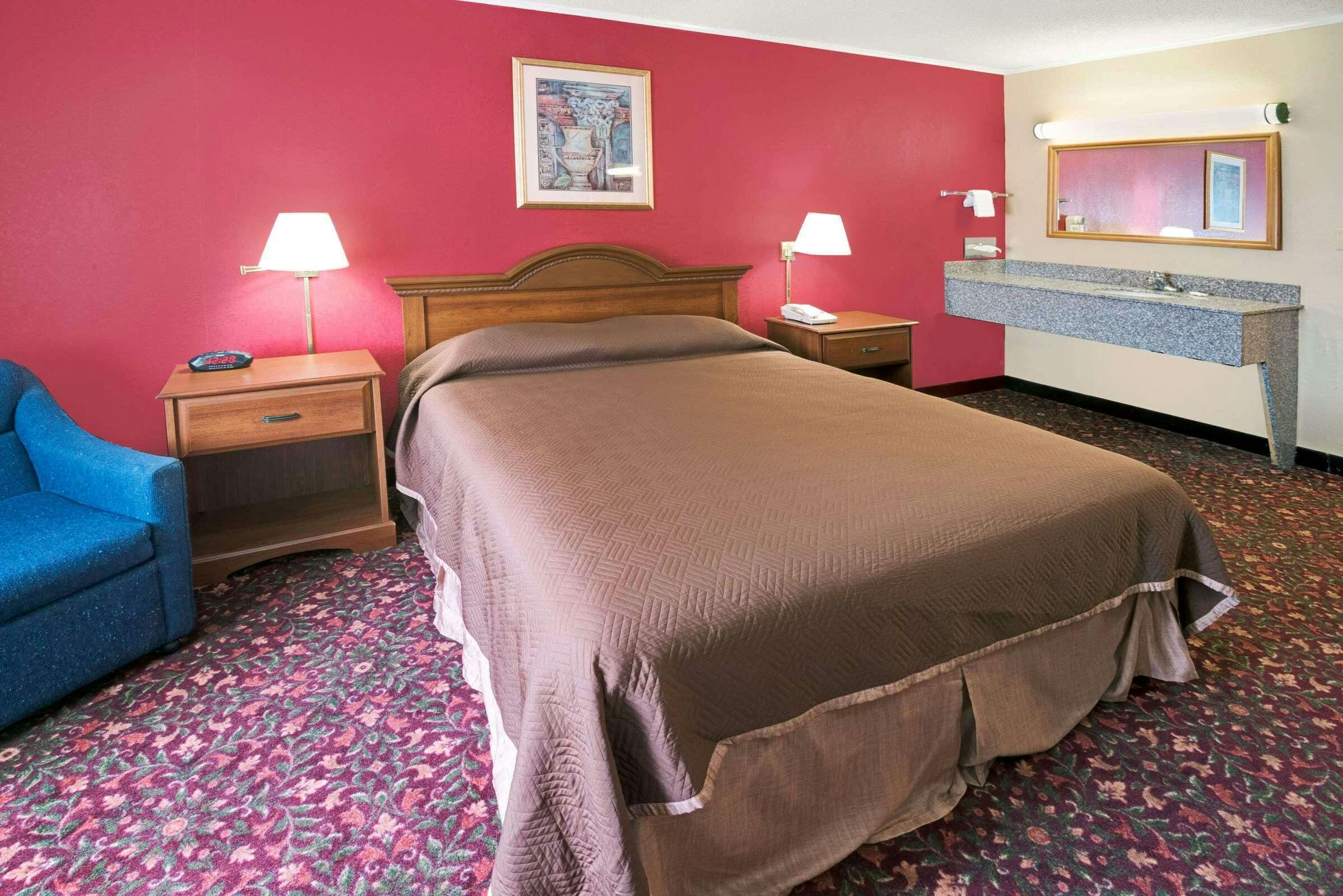 Hotel Travelodge by Wyndham Beckley photo 2