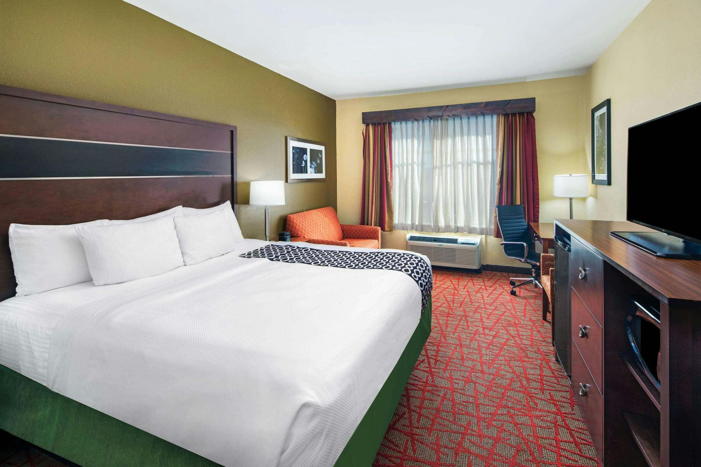 Hotel La Quinta Inn & Suites by Wyndham Oxford - Anniston photo 1