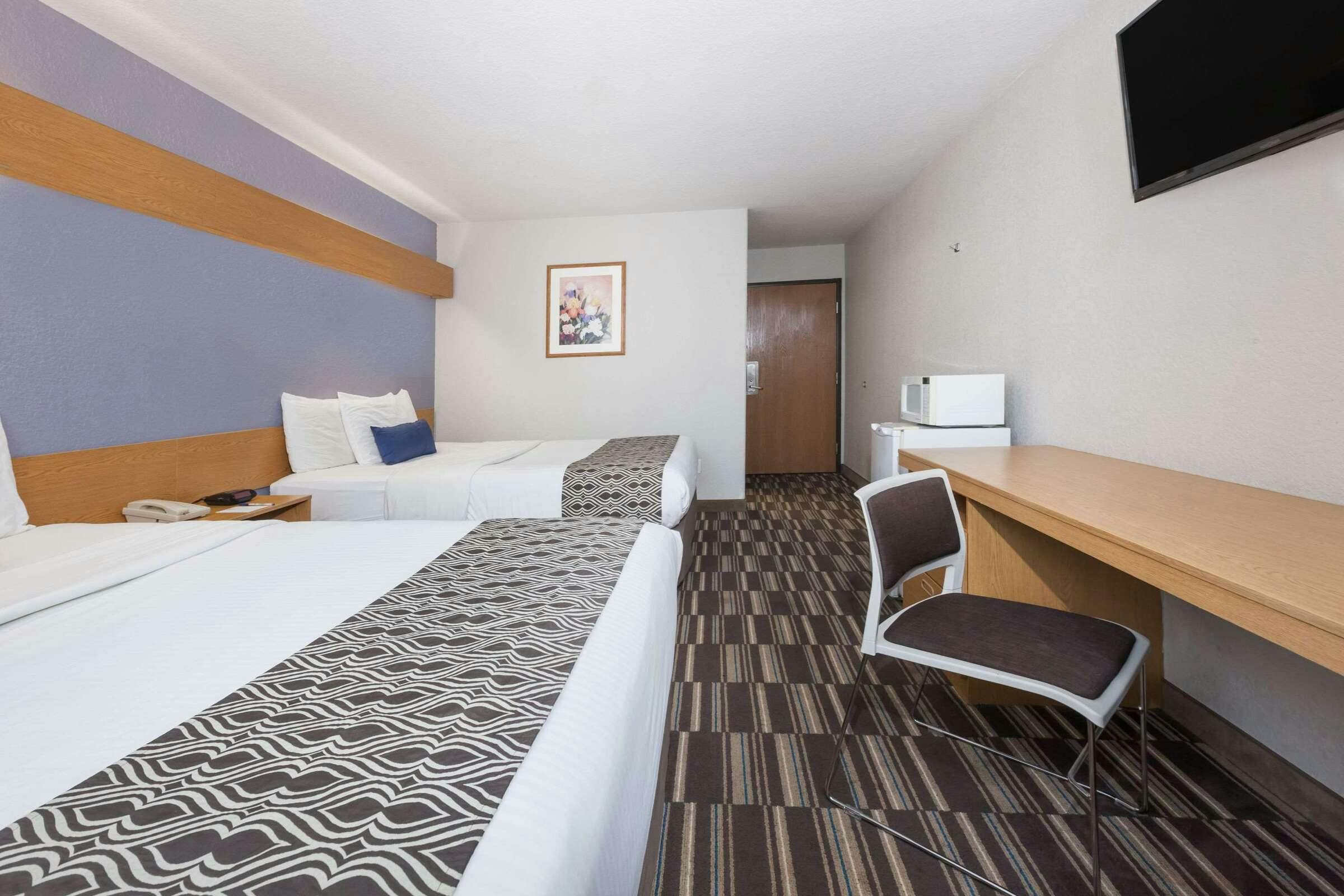 Hotel Microtel Inn & Suites by Wyndham Ardmore photo 1