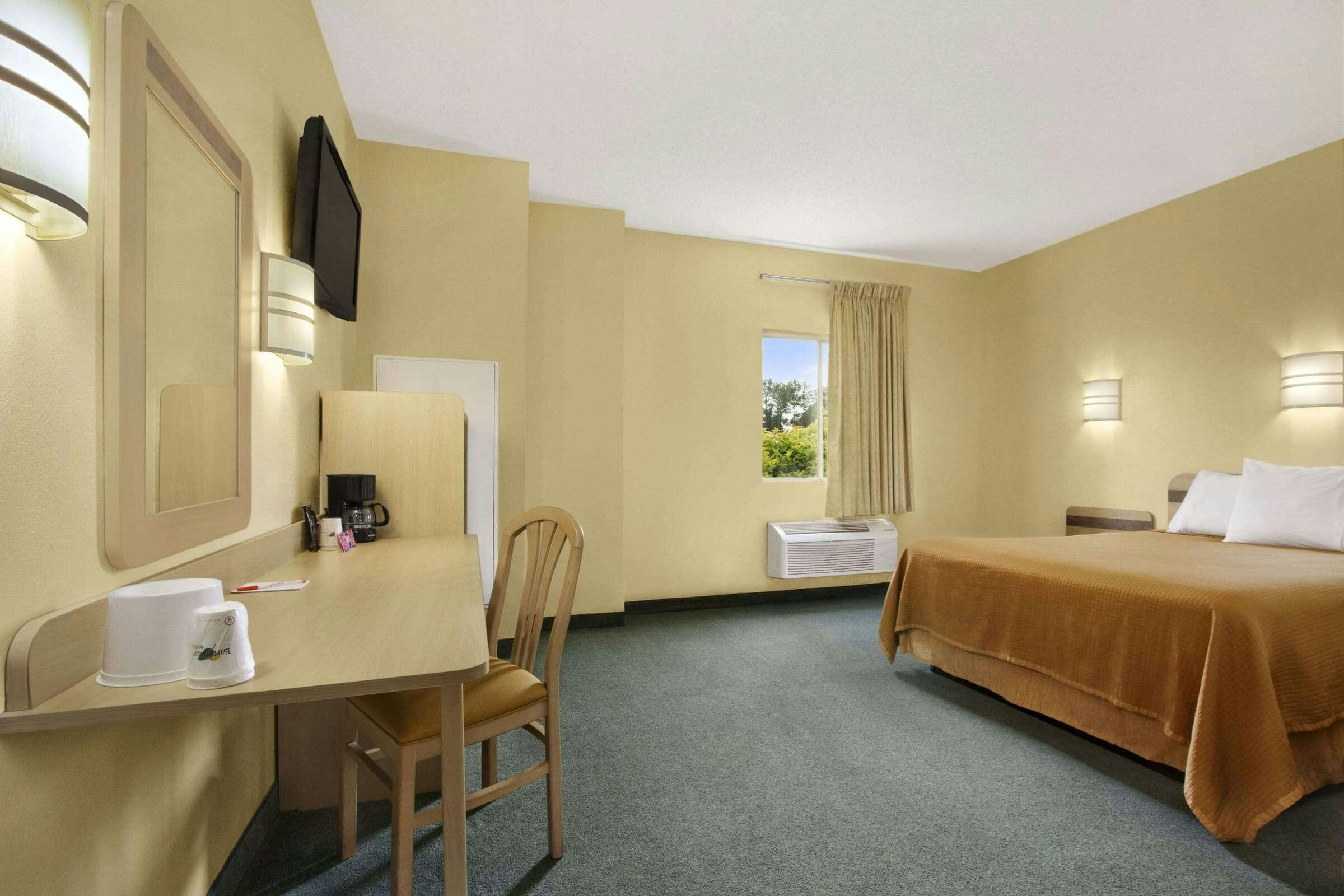 Hotel Howard Johnson Tifton GA I-75 photo 3