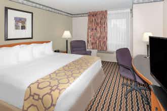 Hotel Baymont Fort Wayne photo 4