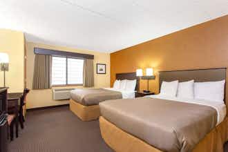 Hotel AmericInn West Bend photo 4