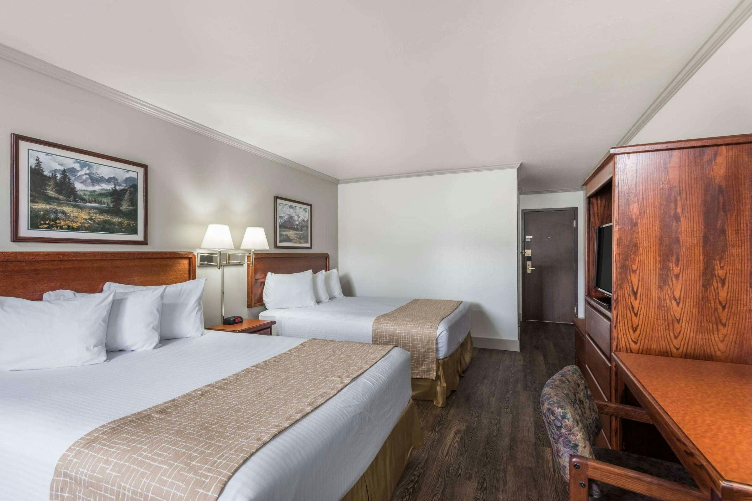 Hotel Travelodge by Wyndham Livingston Yellowstone photo 3