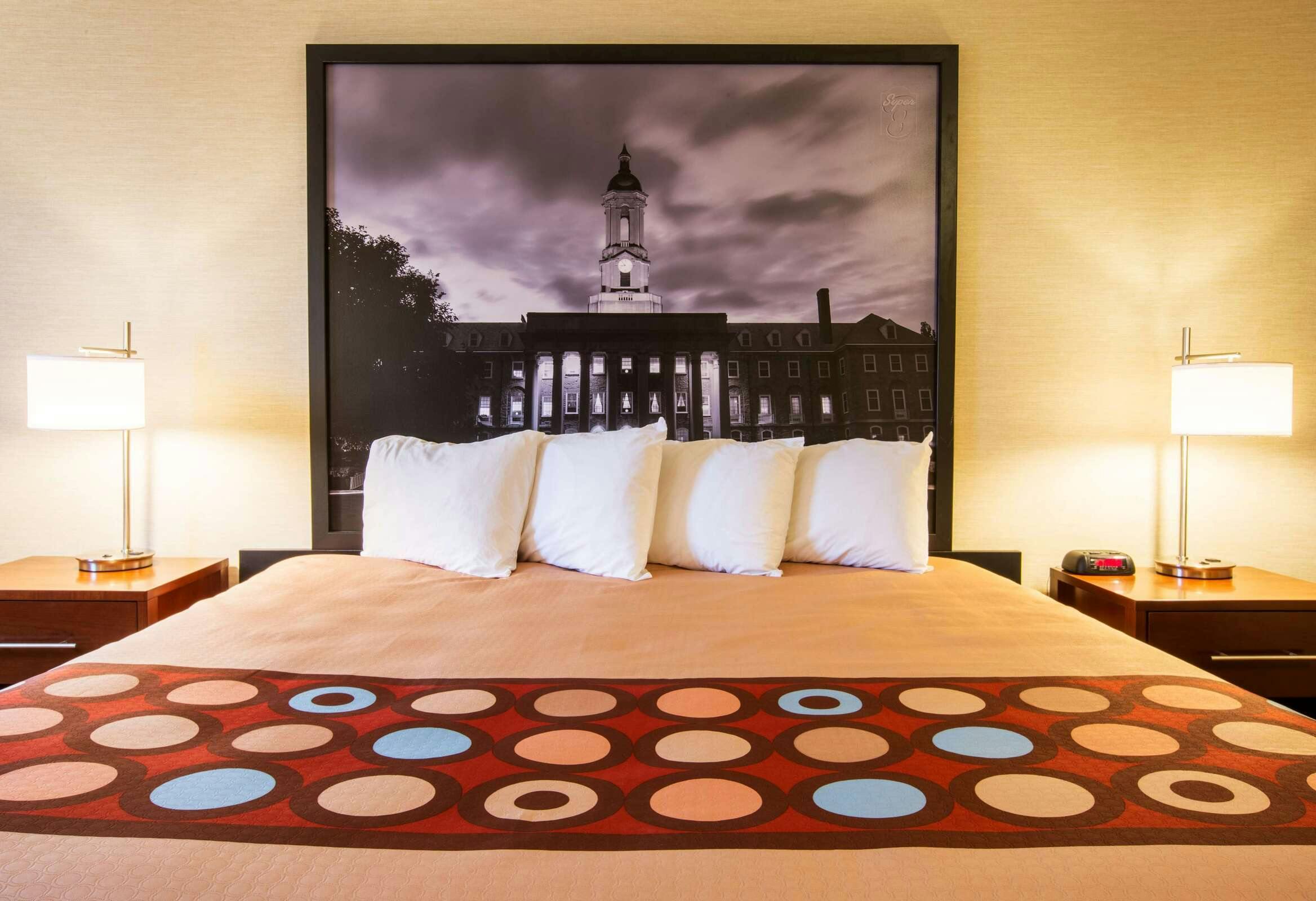 Hotel Super 8 by Wyndham State College photo 1