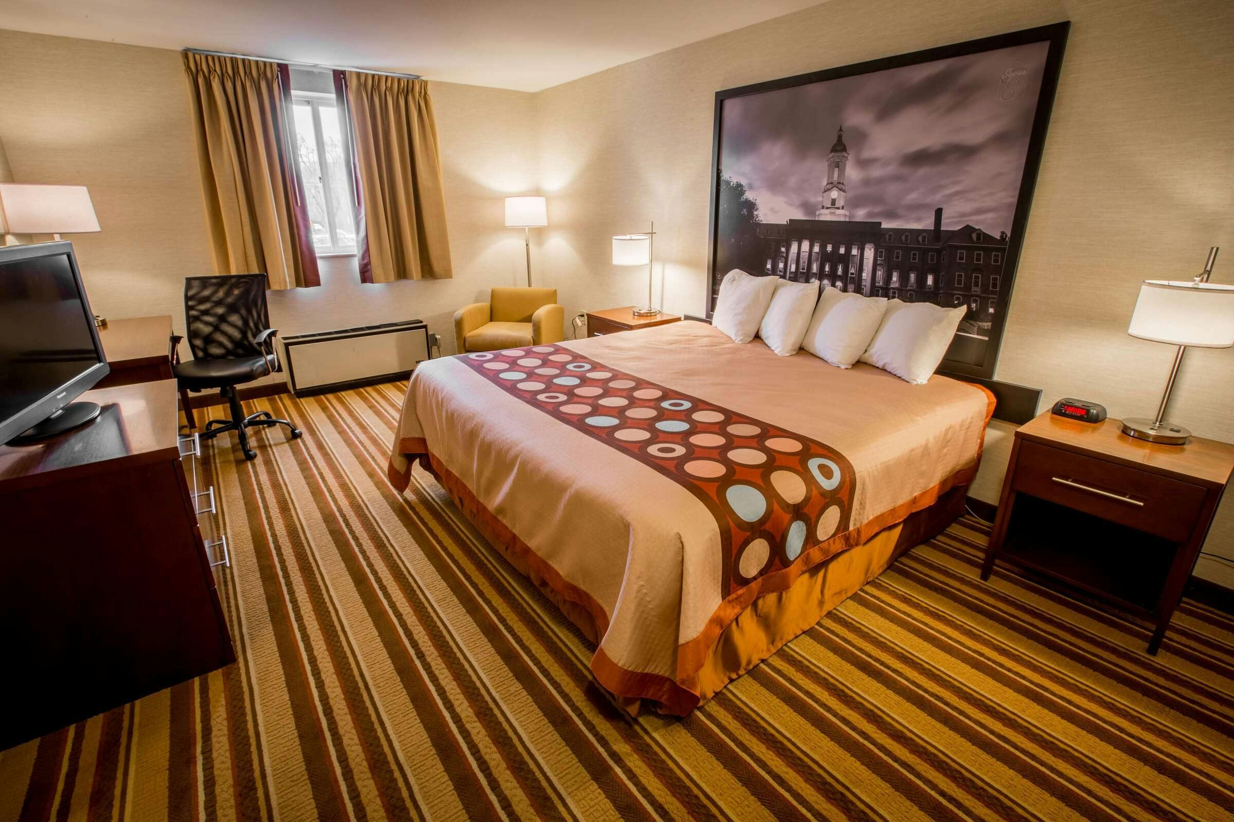 Hotel Super 8 by Wyndham State College photo 4