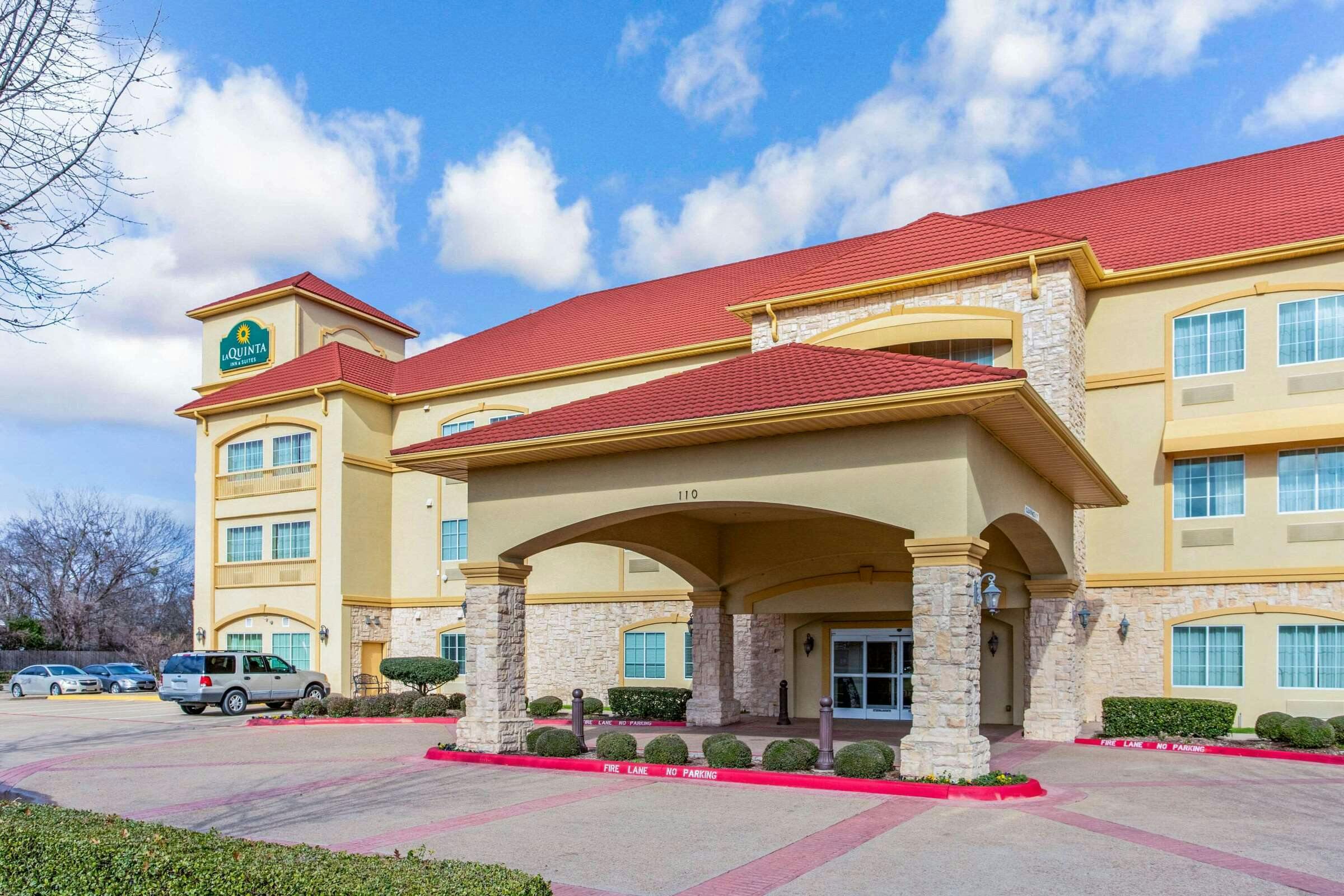 La Quinta Inn & Suites by Wyndham Ennis