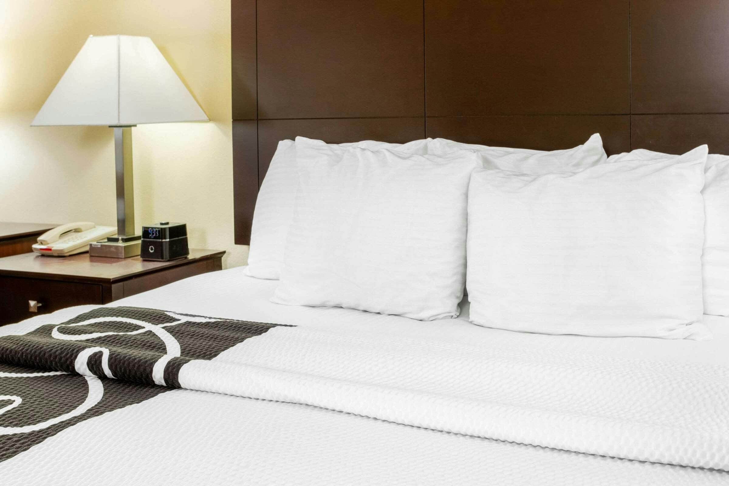 Hotel La Quinta Inn & Suites by Wyndham Ennis photo 4